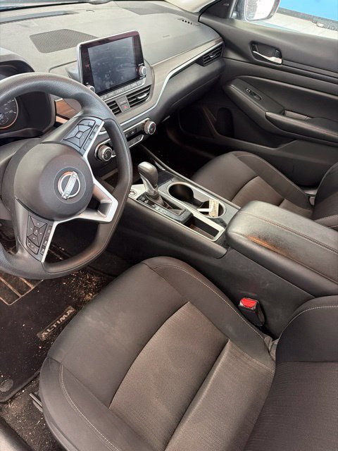 Used 2024 Super Black Clearcoat Nissan 2.5 SV image 9