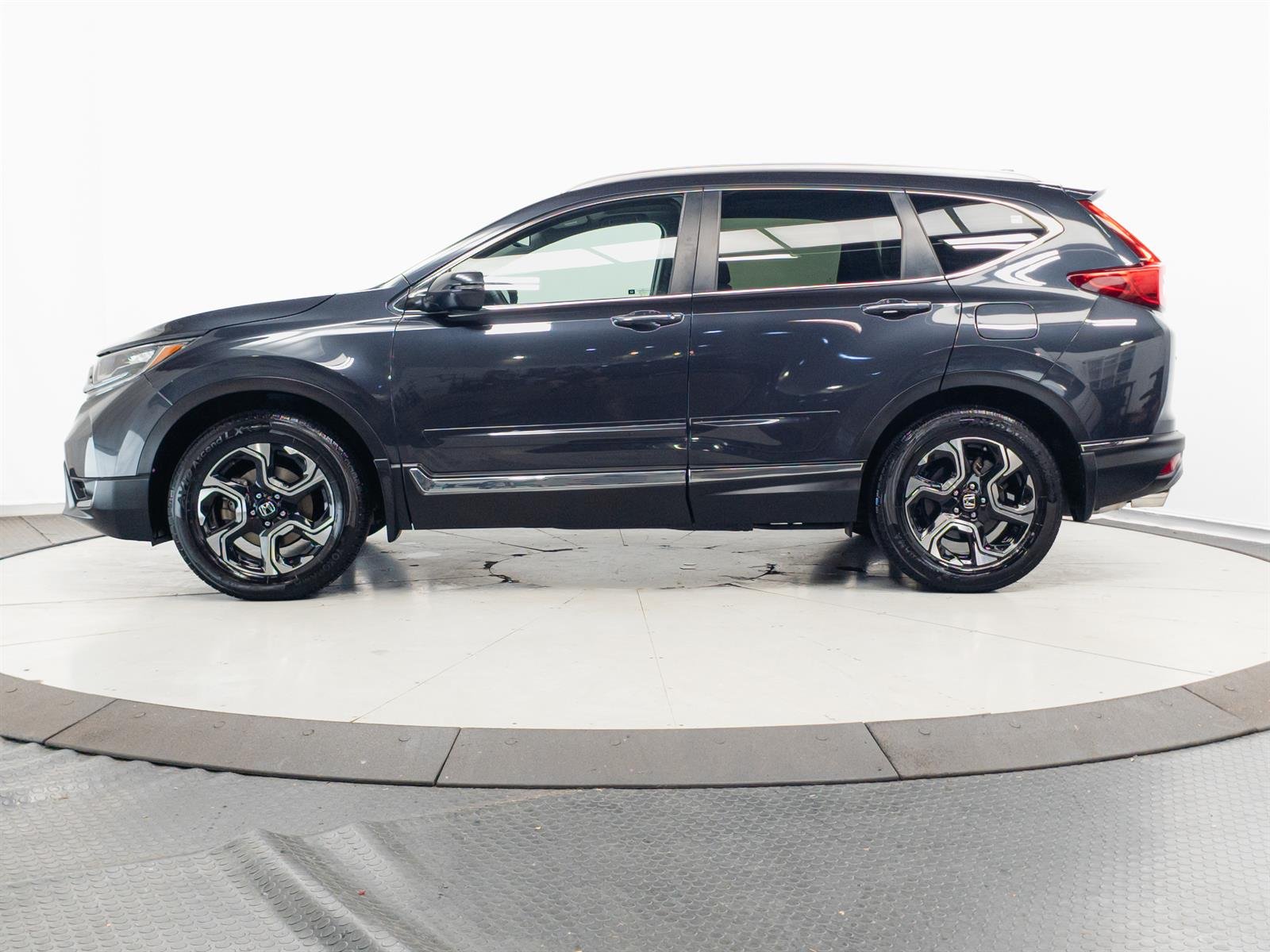 Used 2017 Gray Honda Touring image 8