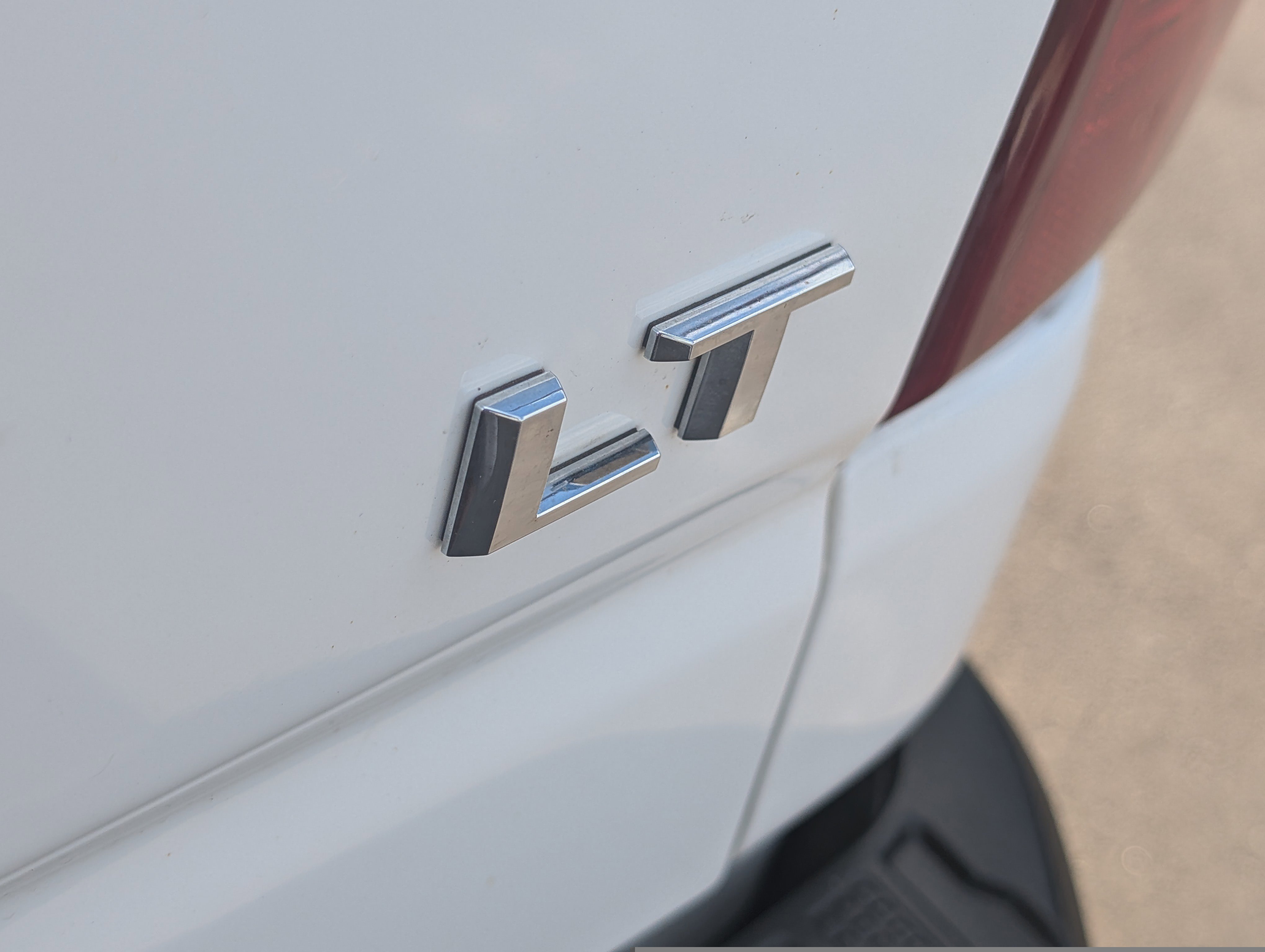 Used 2024 Summit White Chevrolet LT image 7