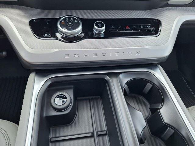 New 2026 Agate Black Metallic Ford MAX Active image 19