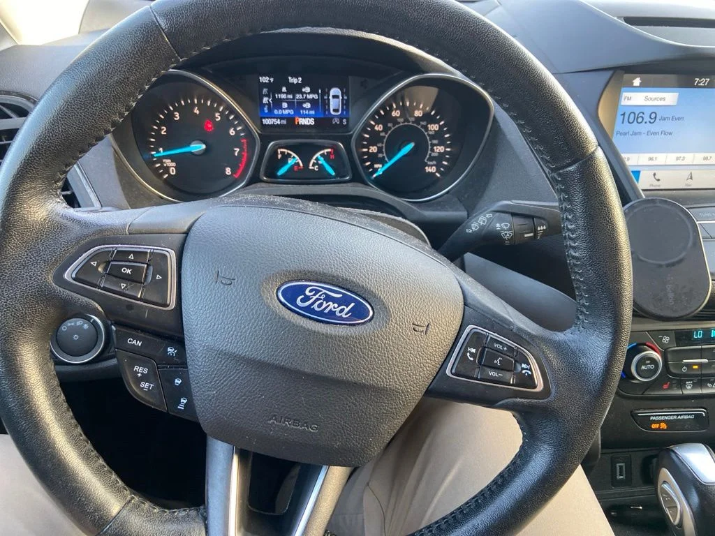 Used 2018 Gray Ford SEL image 34