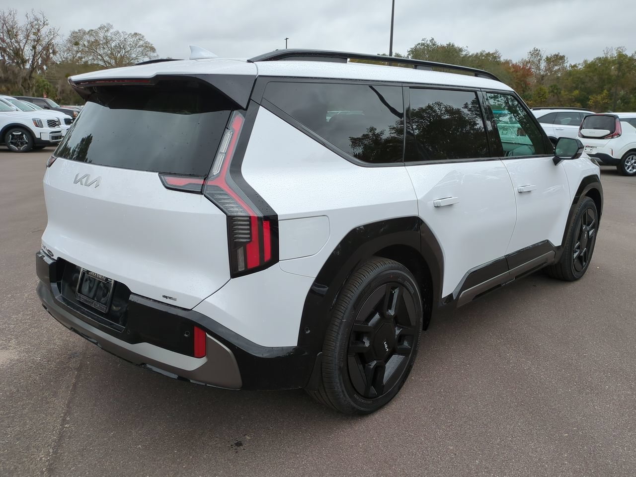 New 2026 Glacial White Pearl Kia GT-Line image 4