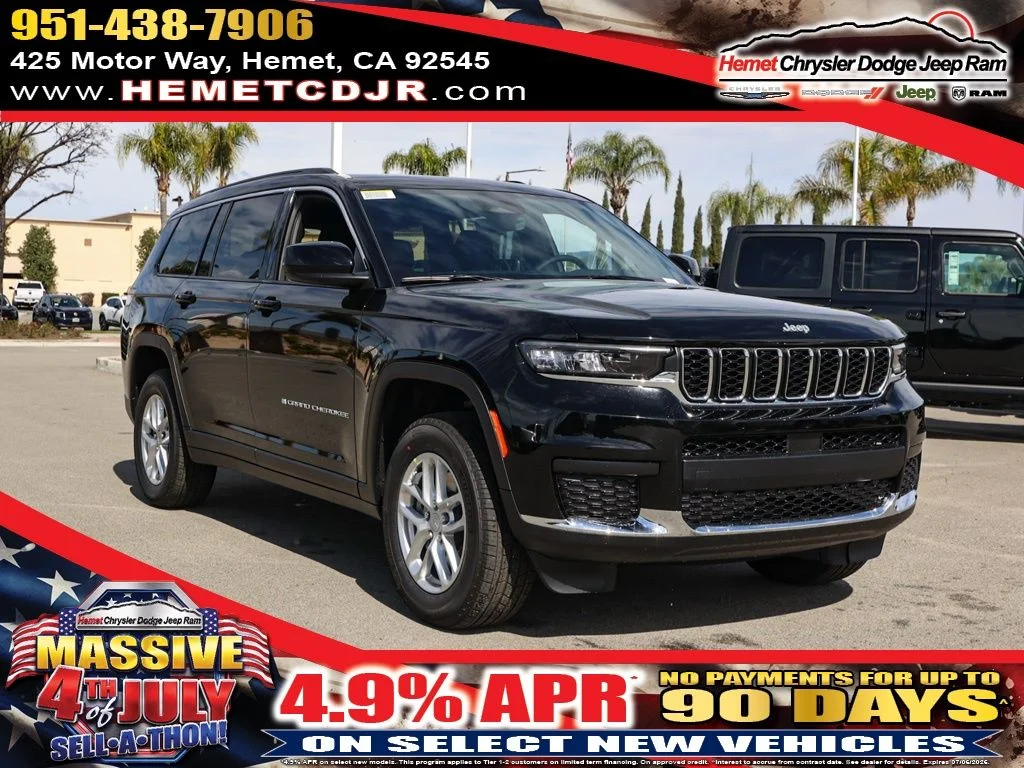 New 2026 Diamond Black Crystal Pearl-Coat Exterior Paint Jeep Laredo image 1
