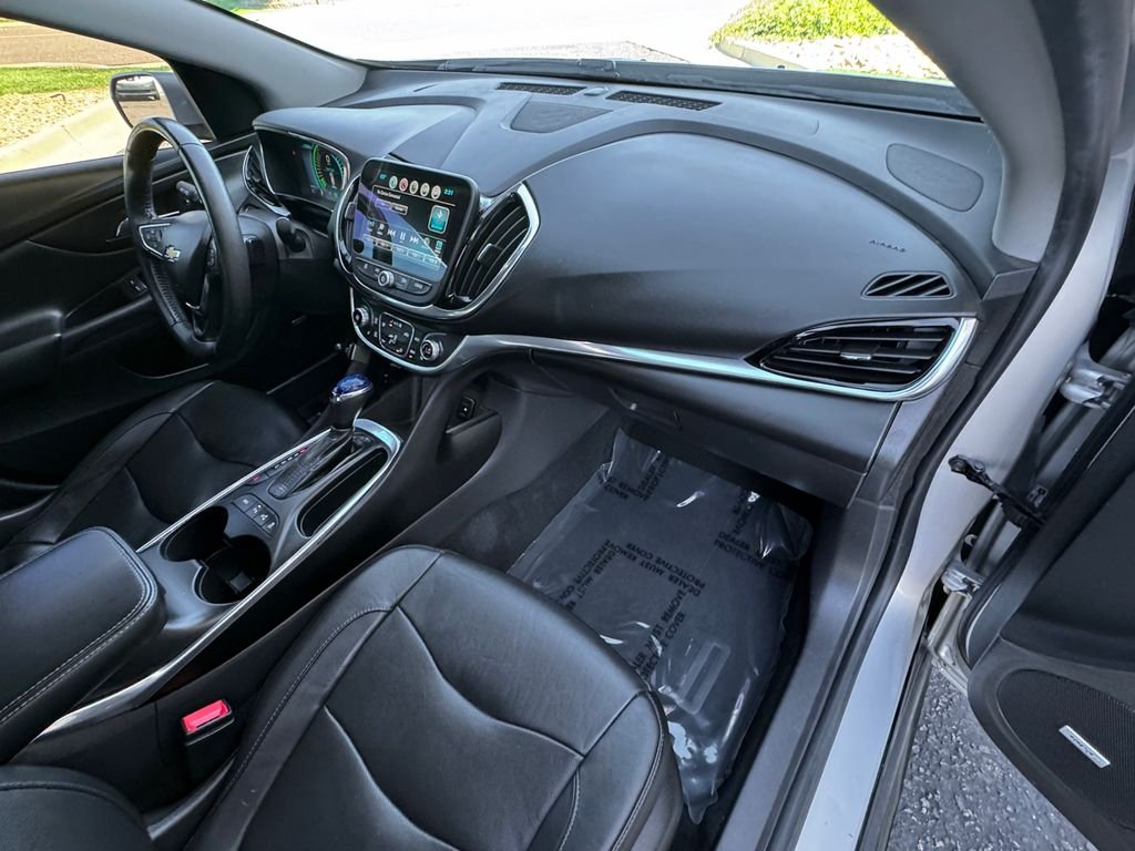 Used 2017 Silver Chevrolet Premier image 34