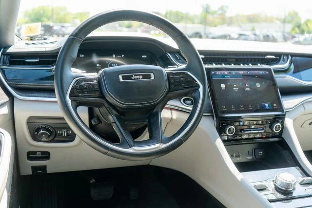 Used 2022 Black Jeep Overland image 15