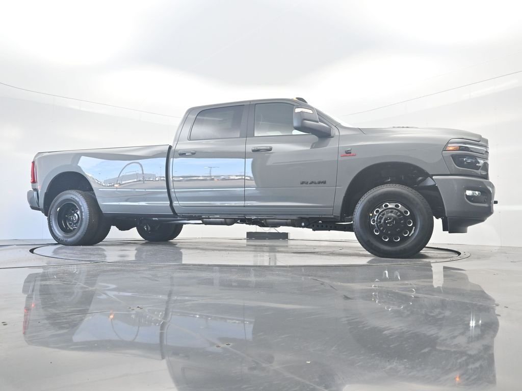 New 2026 Ceramic Gray Clear-Coat Exterior Paint RAM Laramie image 35