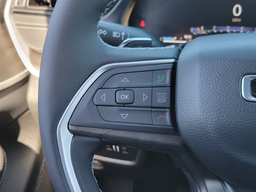 2027 Jeep Grand Cherokee photo 5