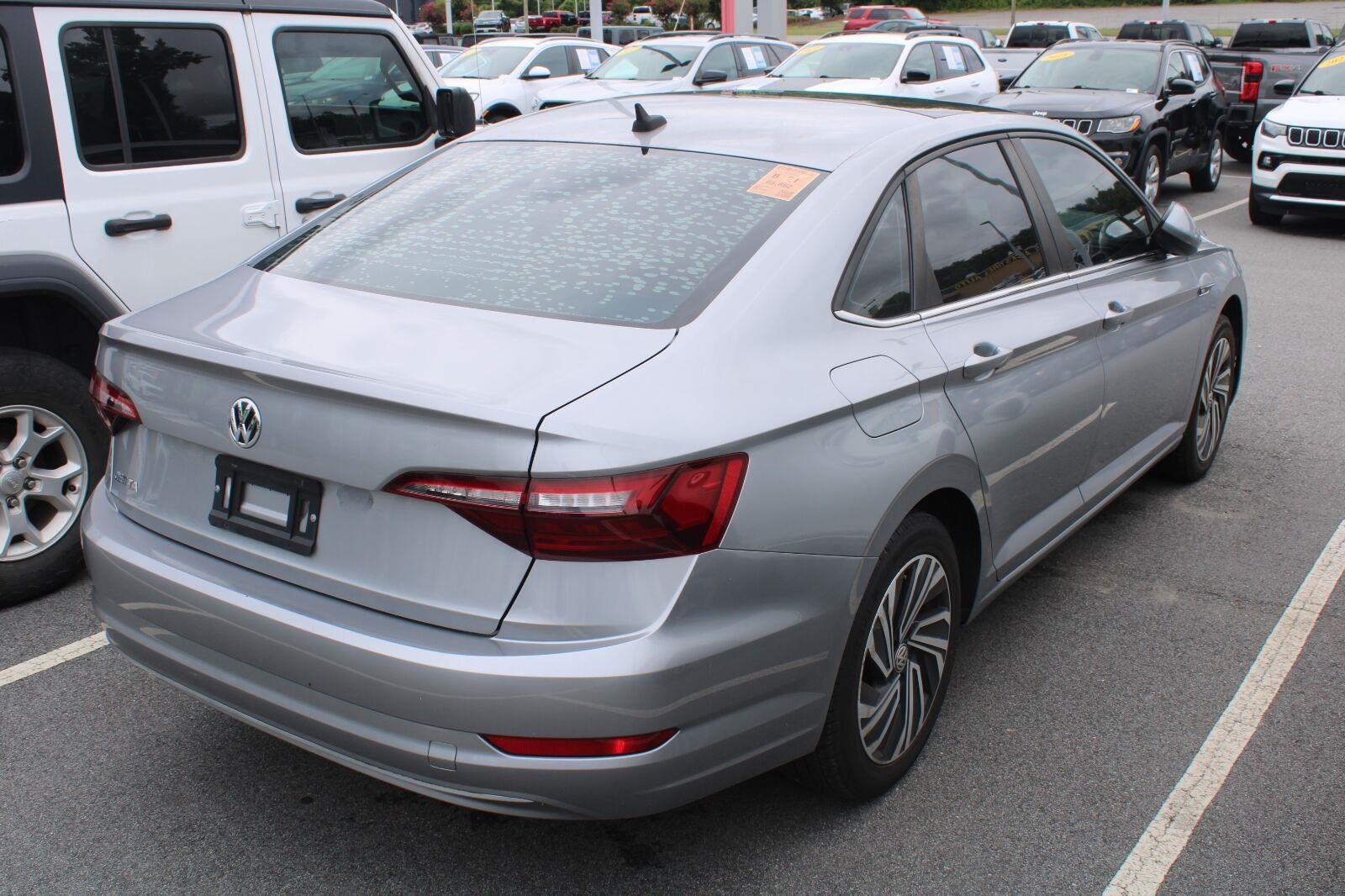 Used 2021 Pyrite Silver Metallic Volkswagen SEL image 6