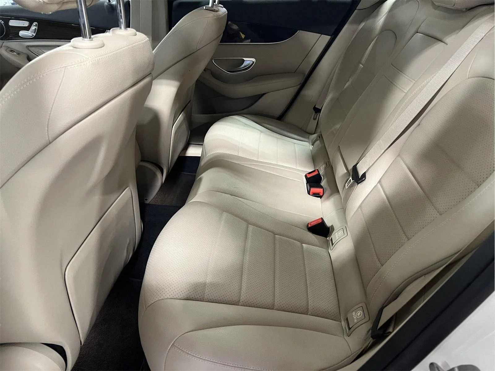 Used 2021 Polar White Mercedes-Benz GLC 300 image 12