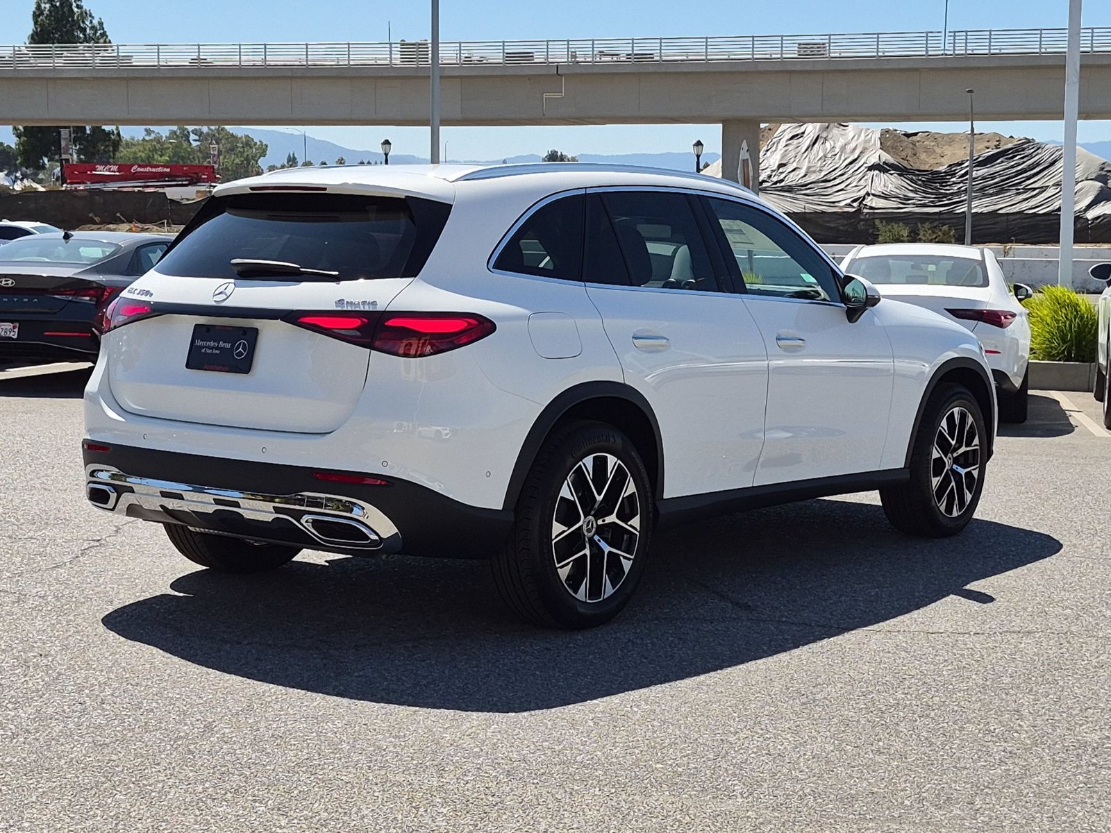 New 2027 Polar White Mercedes-Benz GLC 350e image 2