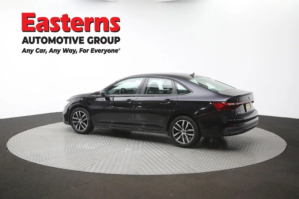 Used 2025 Black Volkswagen 1.5T SE image 61