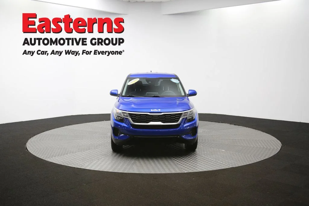 Used 2022 Blue Kia LX image 51
