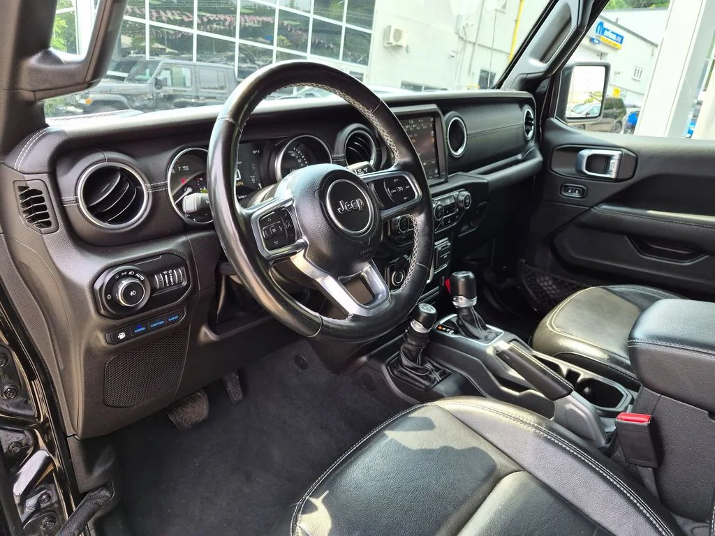 Used 2022 Black Jeep Unlimited Sahara 4xe image 12