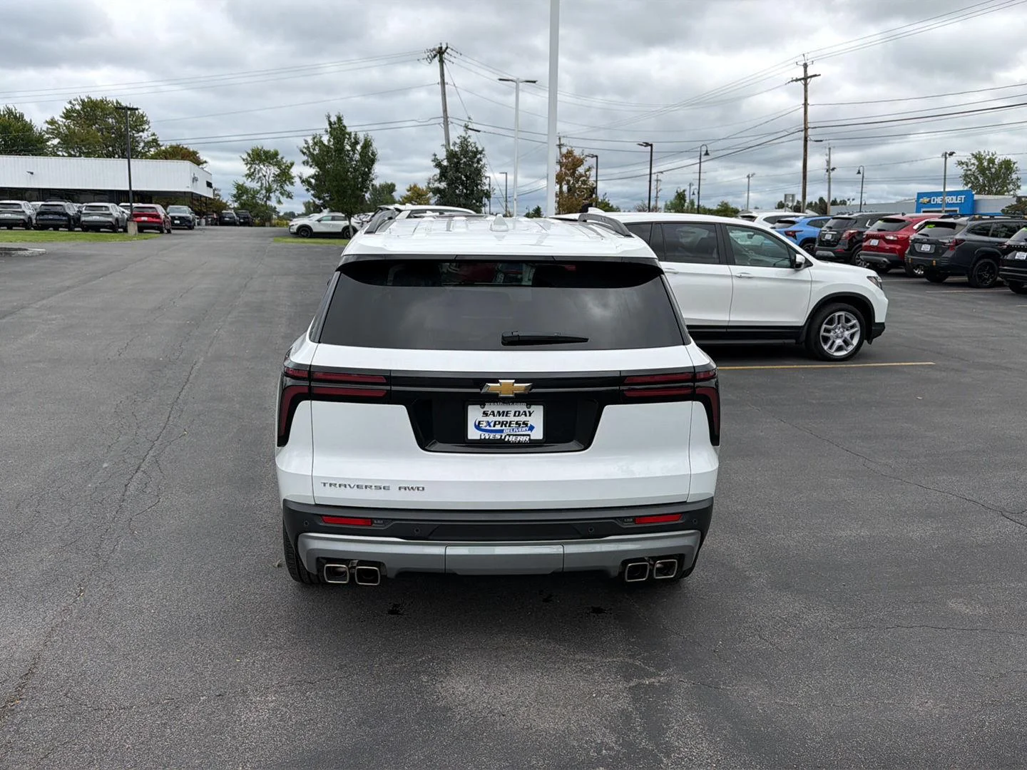 Used 2025 Summit White Chevrolet AWD LT image 6
