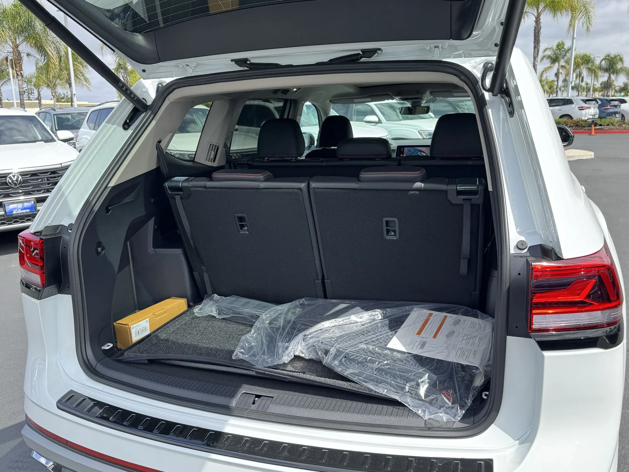 New 2026 Opal White Pearl Volkswagen 2.0T Peak Edition image 34
