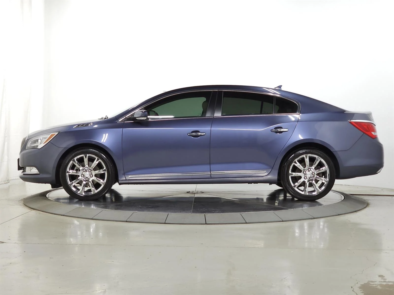 Used 2014 Blue Buick Leather image 4