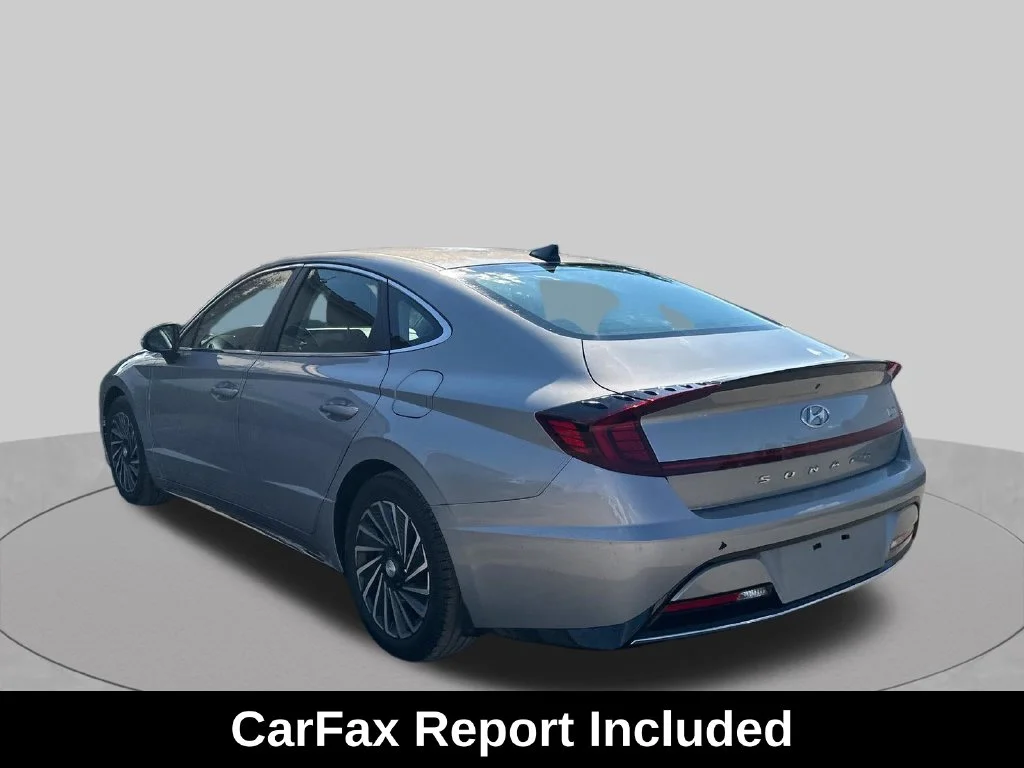 Used 2023 Silver Hyundai SEL image 4