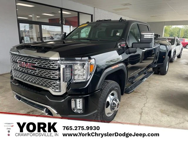 Used 2022 Black GMC Denali image 1
