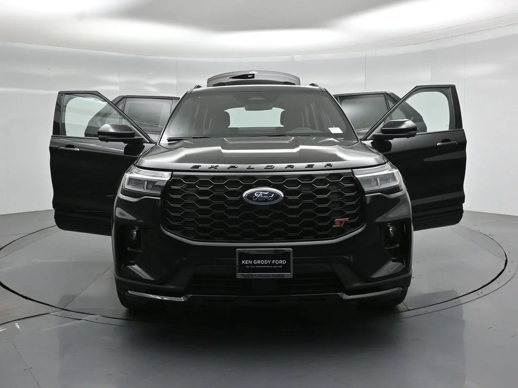 New 2026 Agate Black Metallic Ford ST image 31
