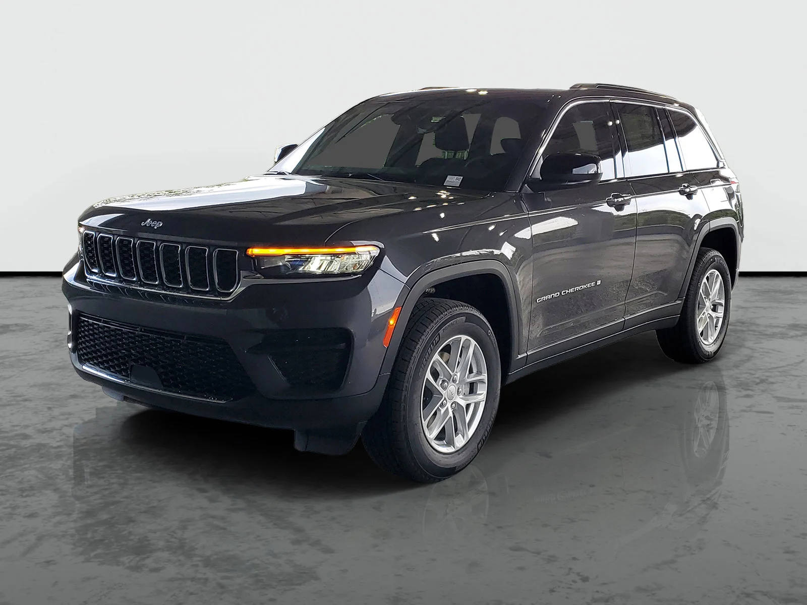 New 2026 Baltic Gray Metallic Clearcoat Jeep Laredo X image 3