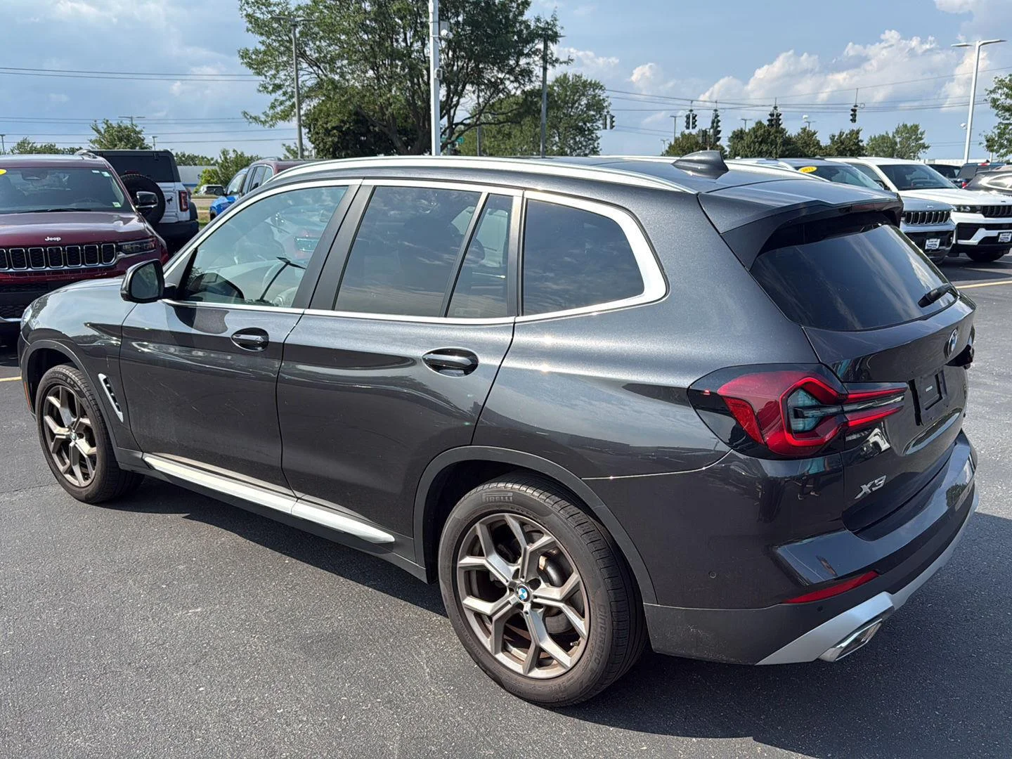 Used 2023 Dark Graphite Metallic BMW xDrive30i image 5