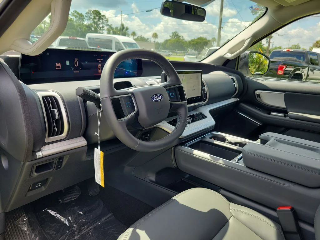 New 2027 Star White Metallic Tri-Coat Ford Active image 17