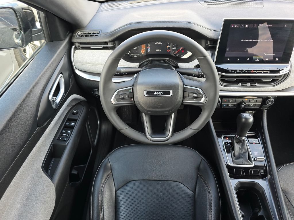Used 2023 Black Jeep Latitude Lux image 17