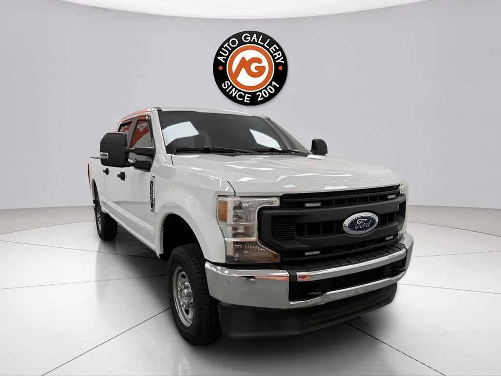 Used 2020 White Ford XL image 1