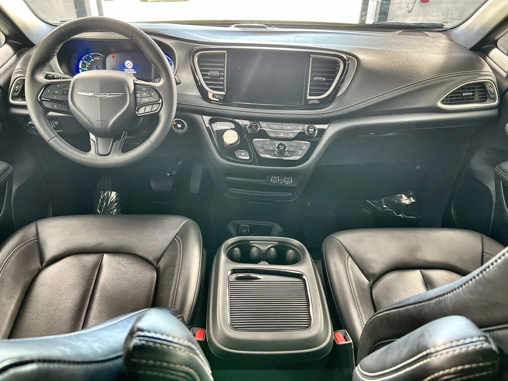 Used 2024 White Chrysler Select S Appearance image 22