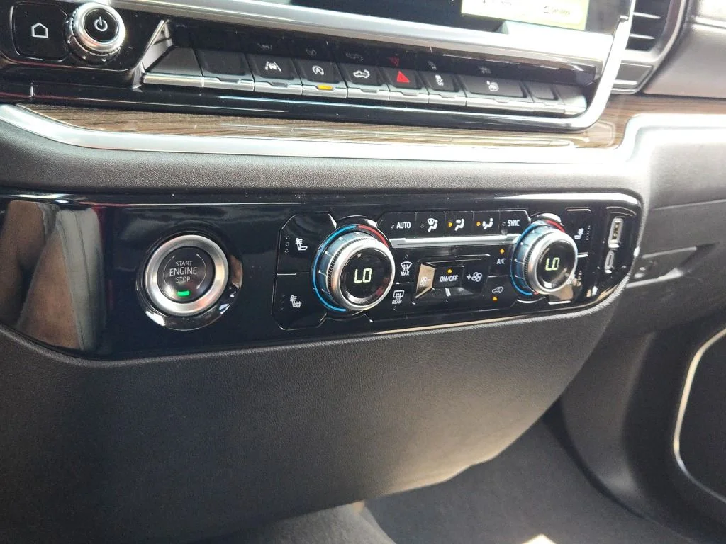 Used 2024 White GMC Elevation image 25