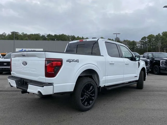 New 2025 Oxford White Ford XLT image 3