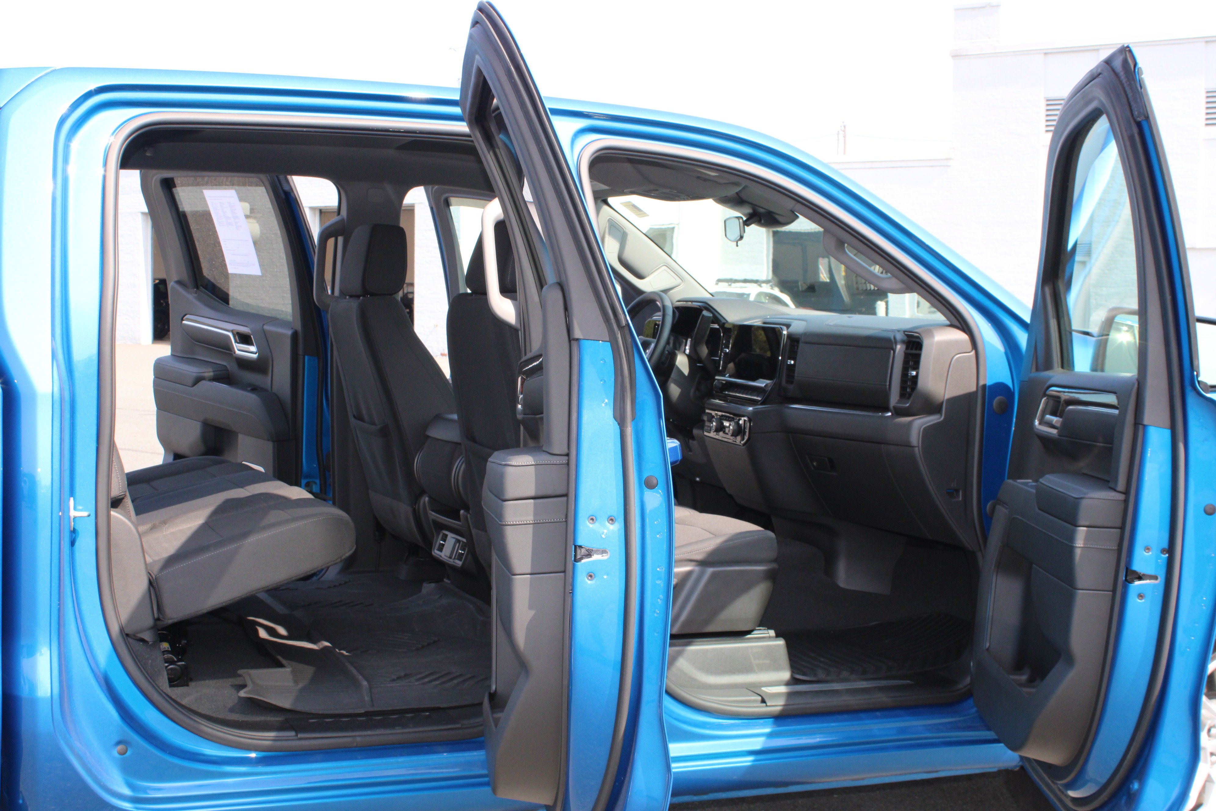 Used 2023 Glacier Blue Metallic Chevrolet LT image 17