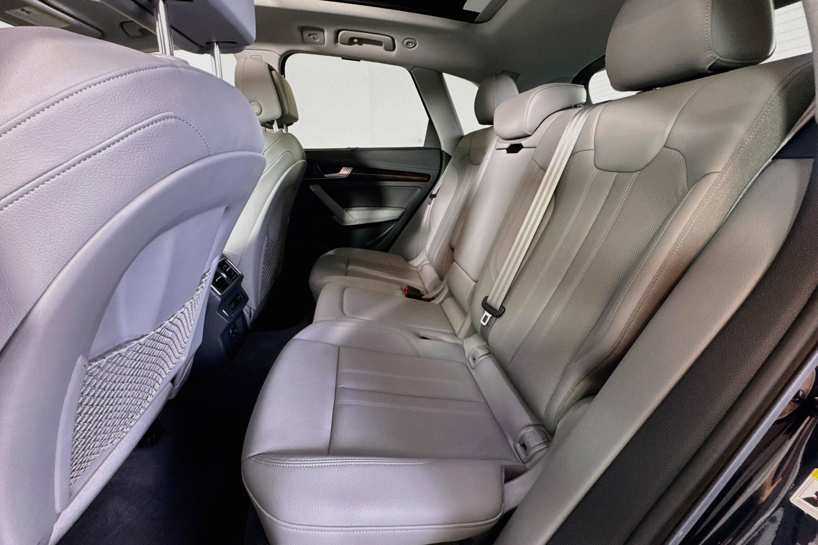 Used 2018 Moonlight Blue Metallic Audi Premium Plus image 23