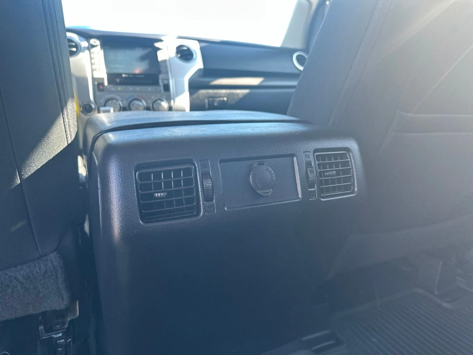 Used 2020 White Toyota SR5 image 22