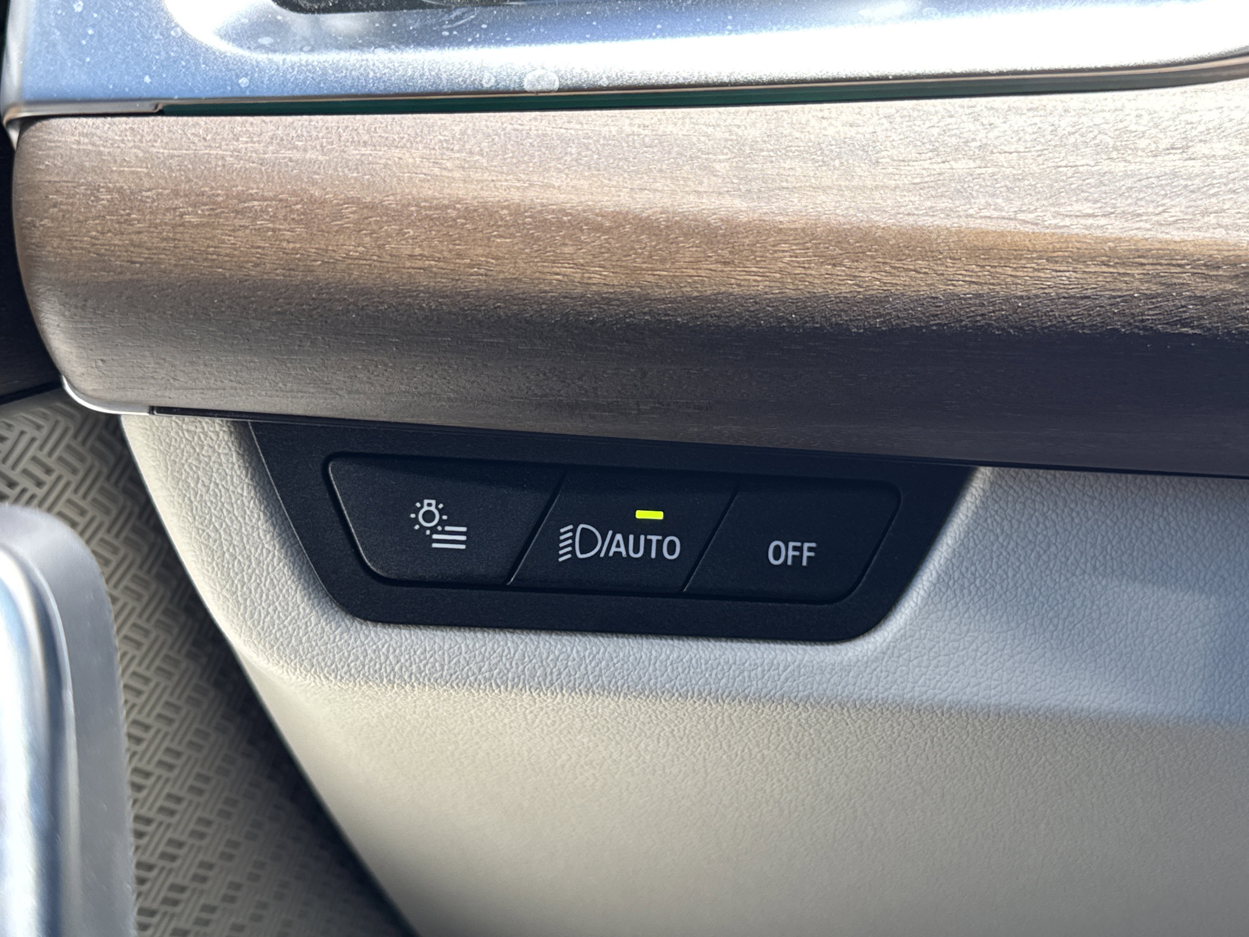 New 2026 0300 Alpine White BMW xDrive28i image 18