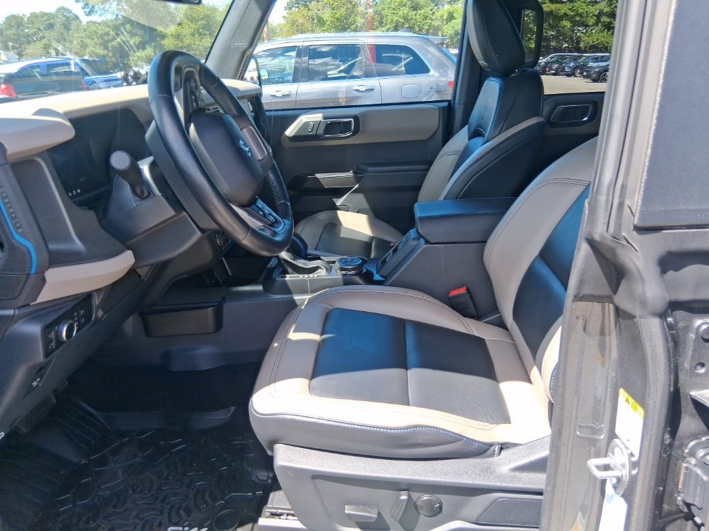 Used 2024 Gray Ford Wildtrak image 10