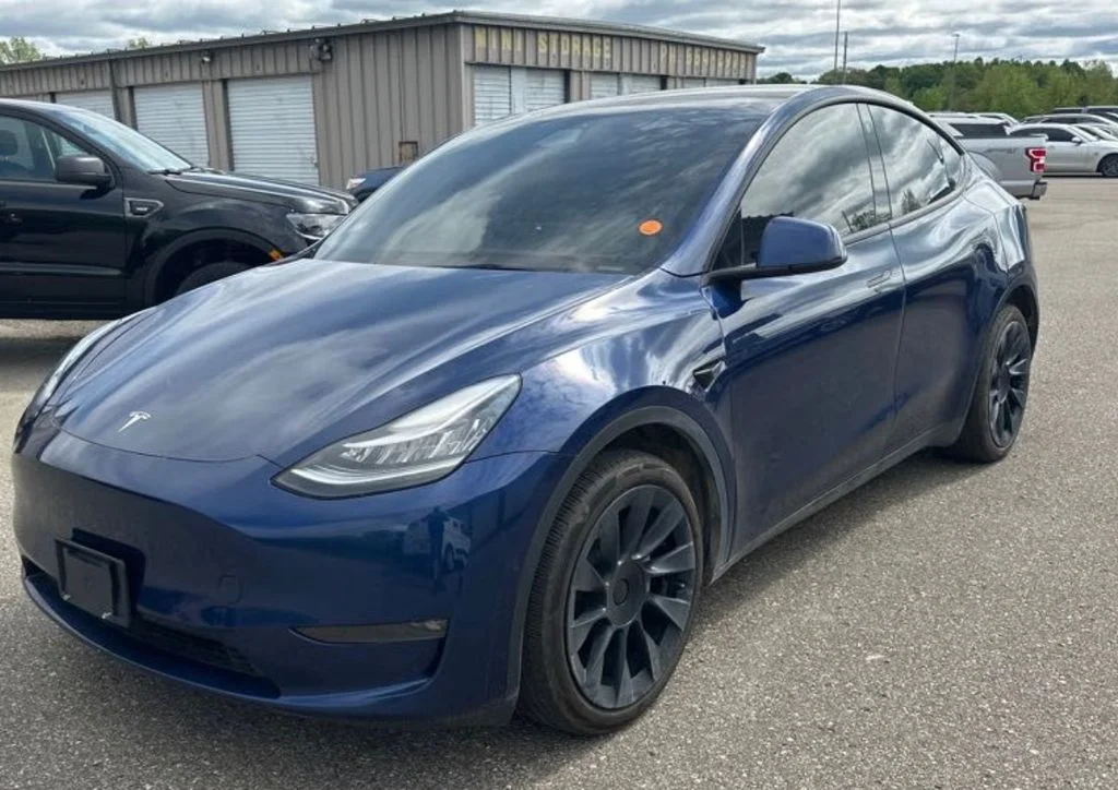 Used 2022 Blue Tesla Long Range image 15
