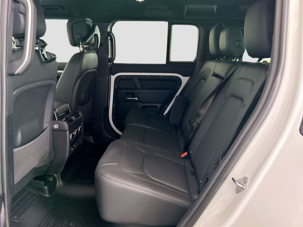 New 2026 Fuji White Land Rover X-Dynamic SE image 20