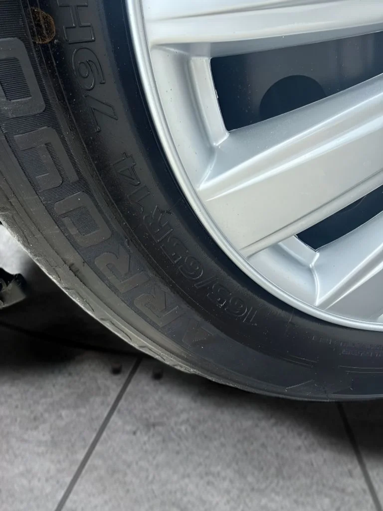 Used 2024  Mitsubishi ES image 19