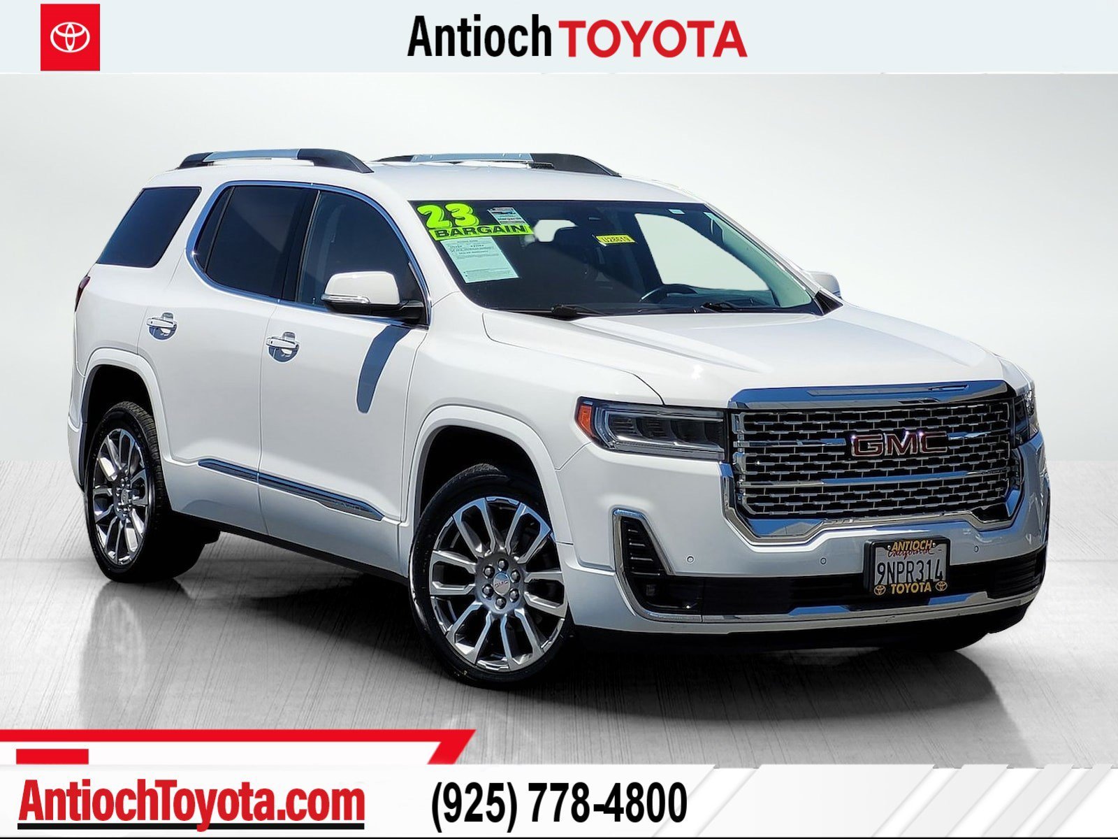 Used 2023 Summit White GMC Denali image 1