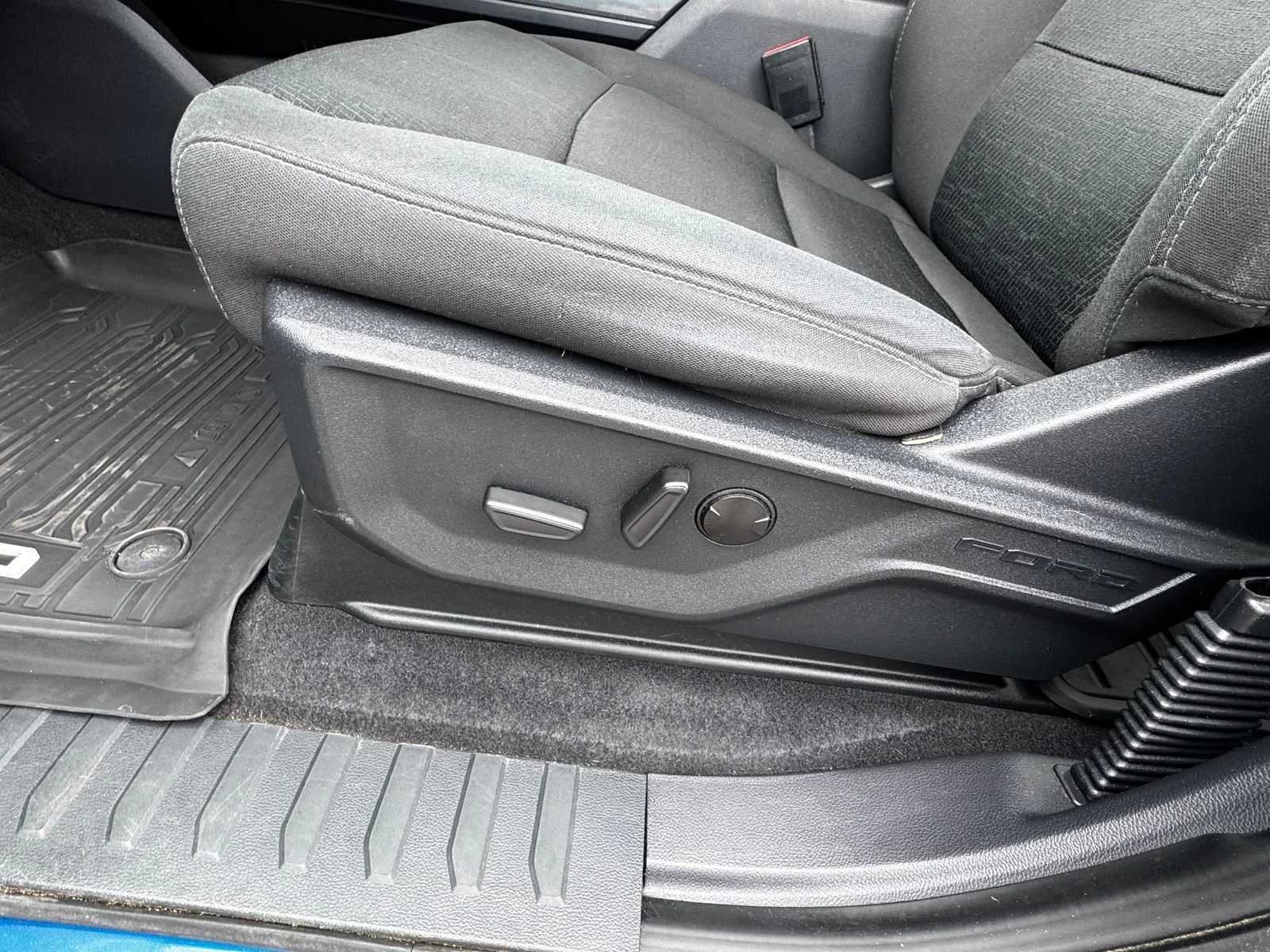 Used 2023 Blue Metallic Ford XLT image 7