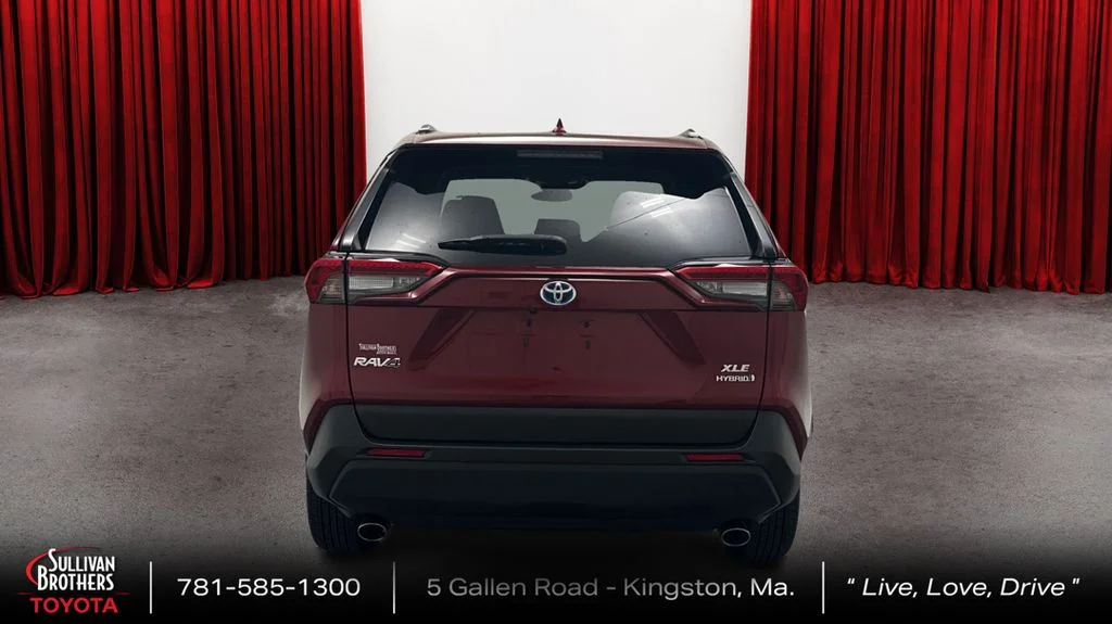 Used 2024 Red Toyota XLE image 6