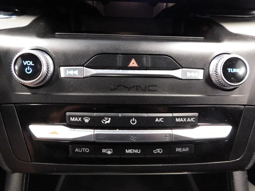 Used 2020 Agate Black Metallic Ford XLT image 26