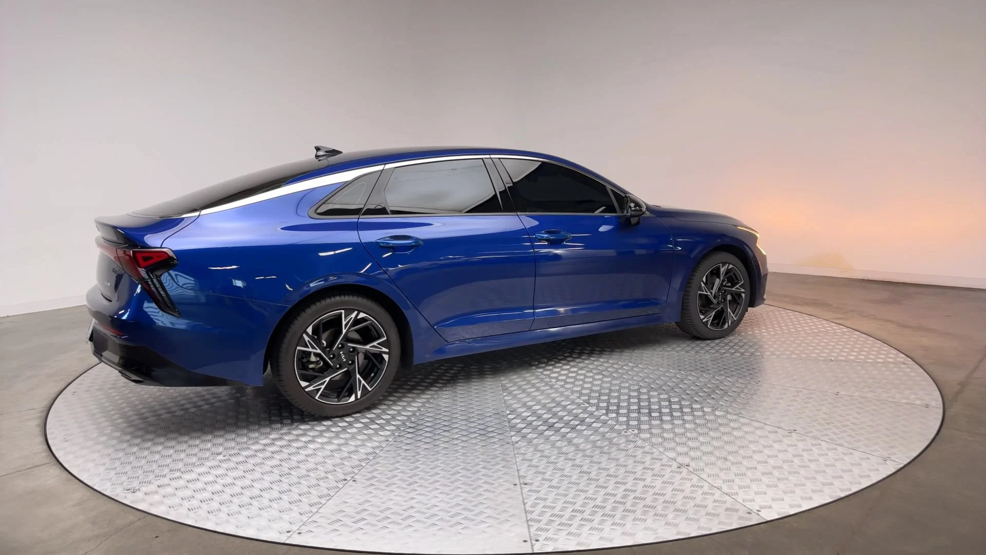 Used 2025 Yacht Blue Kia GT-Line image 8