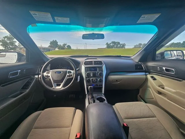 Used 2015 White Ford Base image 12