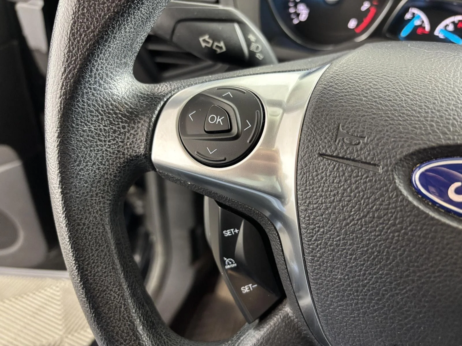 Used 2016 Shadow Black Ford SE image 29