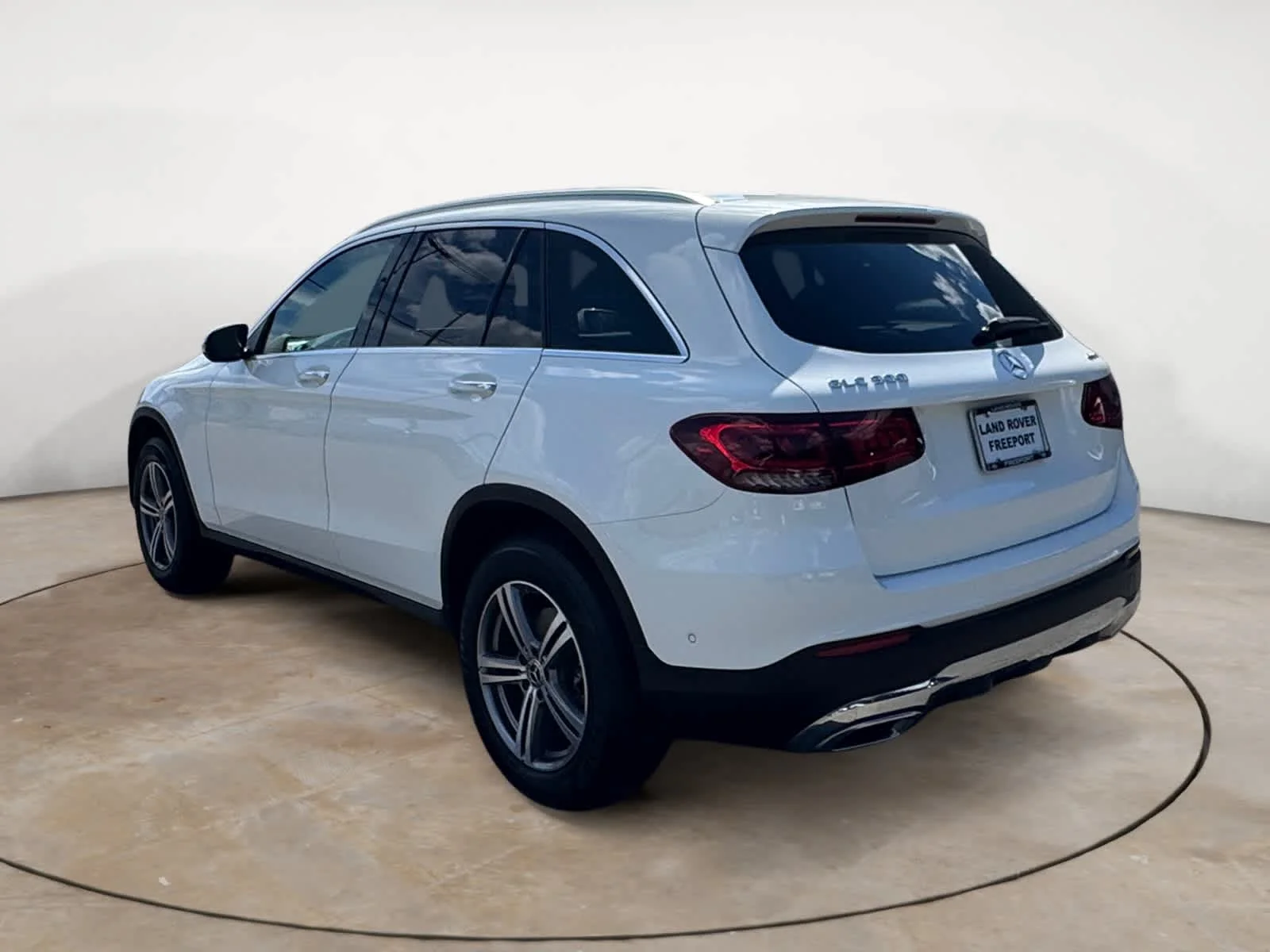 2022 Mercedes-Benz GLC GLC300 - Photo 3