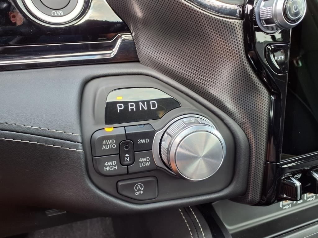2026 RAM 1500 Limited - Photo 18