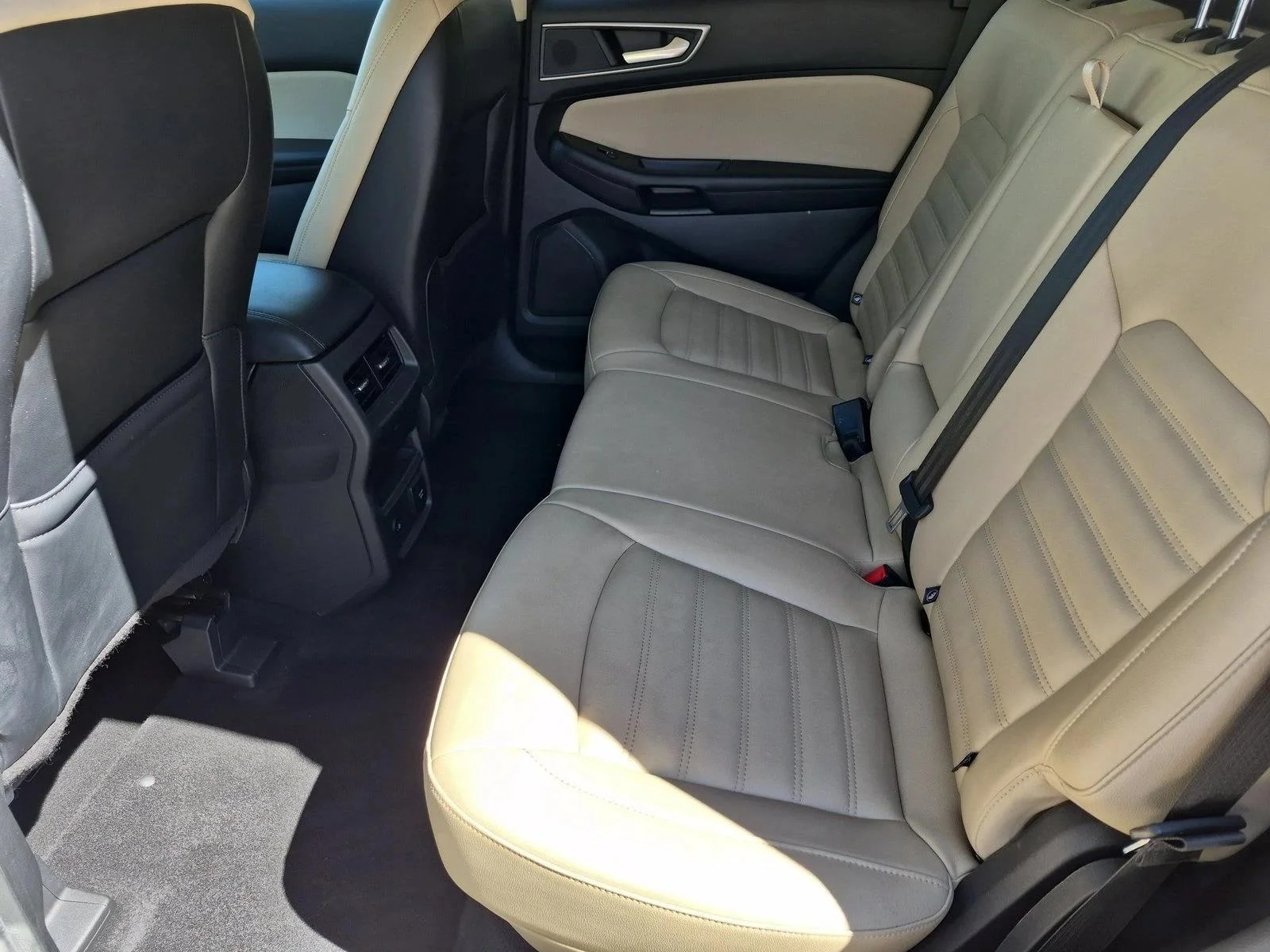 Used 2024 Star White Ford SEL image 18