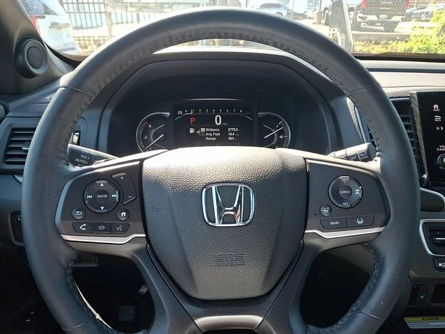 Used 2023 Radiant Red Metallic II Honda EX-L image 19